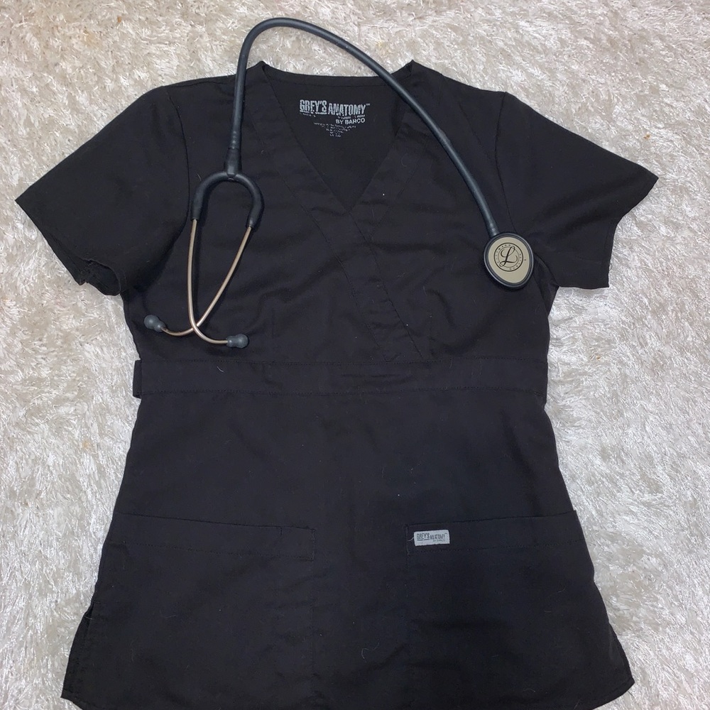 Gray’s anatomy black scrub top